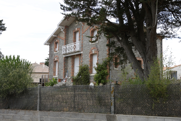 Maison de villégiature balnéaire dite villa Savoie, 4 rue de la Source