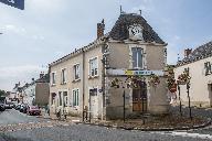 Hôtel de ville, puis bibliothèque, actuellement école d'arts plastiques, 2 rue Faidherbe, Connerré