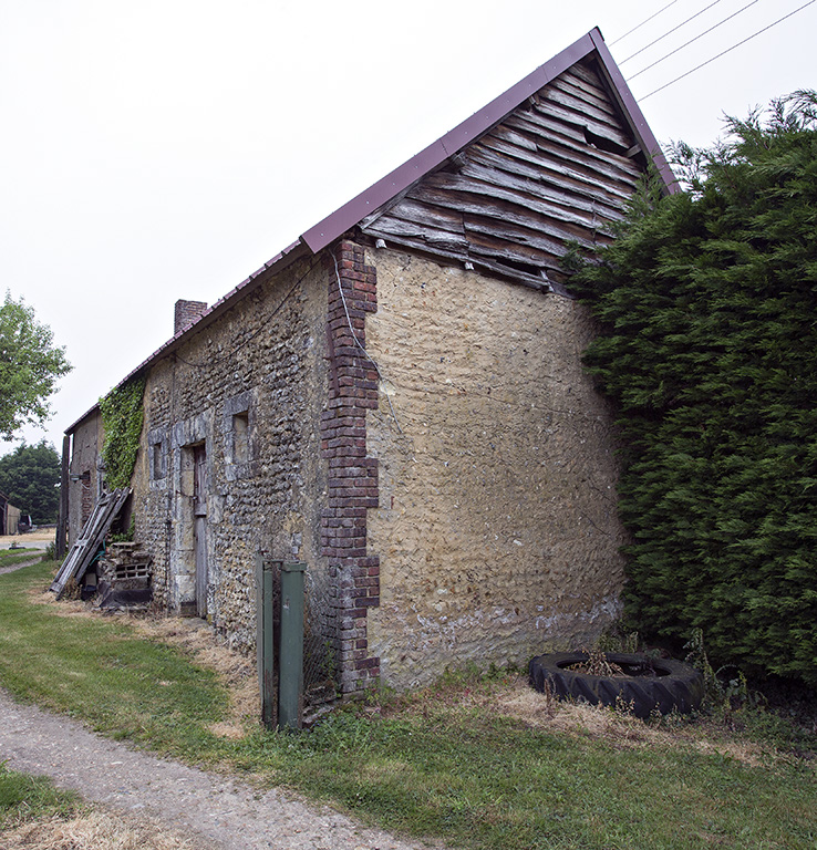 Maison, le Tertre