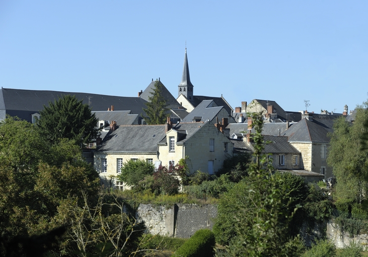 Maison du Sénéchal, puis hôtel de la Boule-d'Or, puis école, puis maison, 6 place des Blatiers, Fontevraud-l'Abbaye