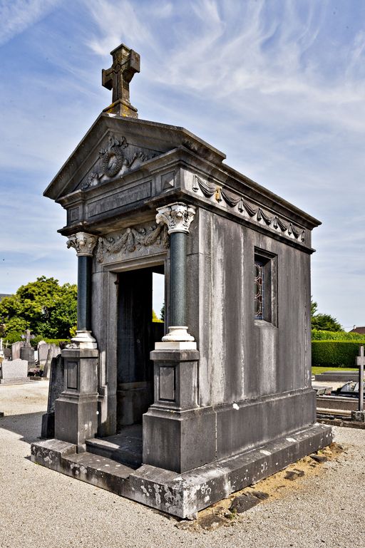 Chapelle funéraire de la famille des Valettes - rue de la Mairie, Alexain