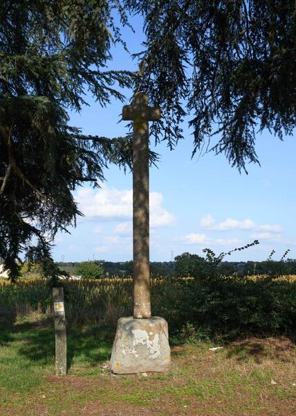 Les croix monumentales et monuments de la commune de Saint-Laurent-du-Mottay