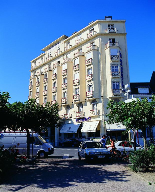 Hôtel de voyageurs dit Hôtel Majestic, 2 avenue de la Noue