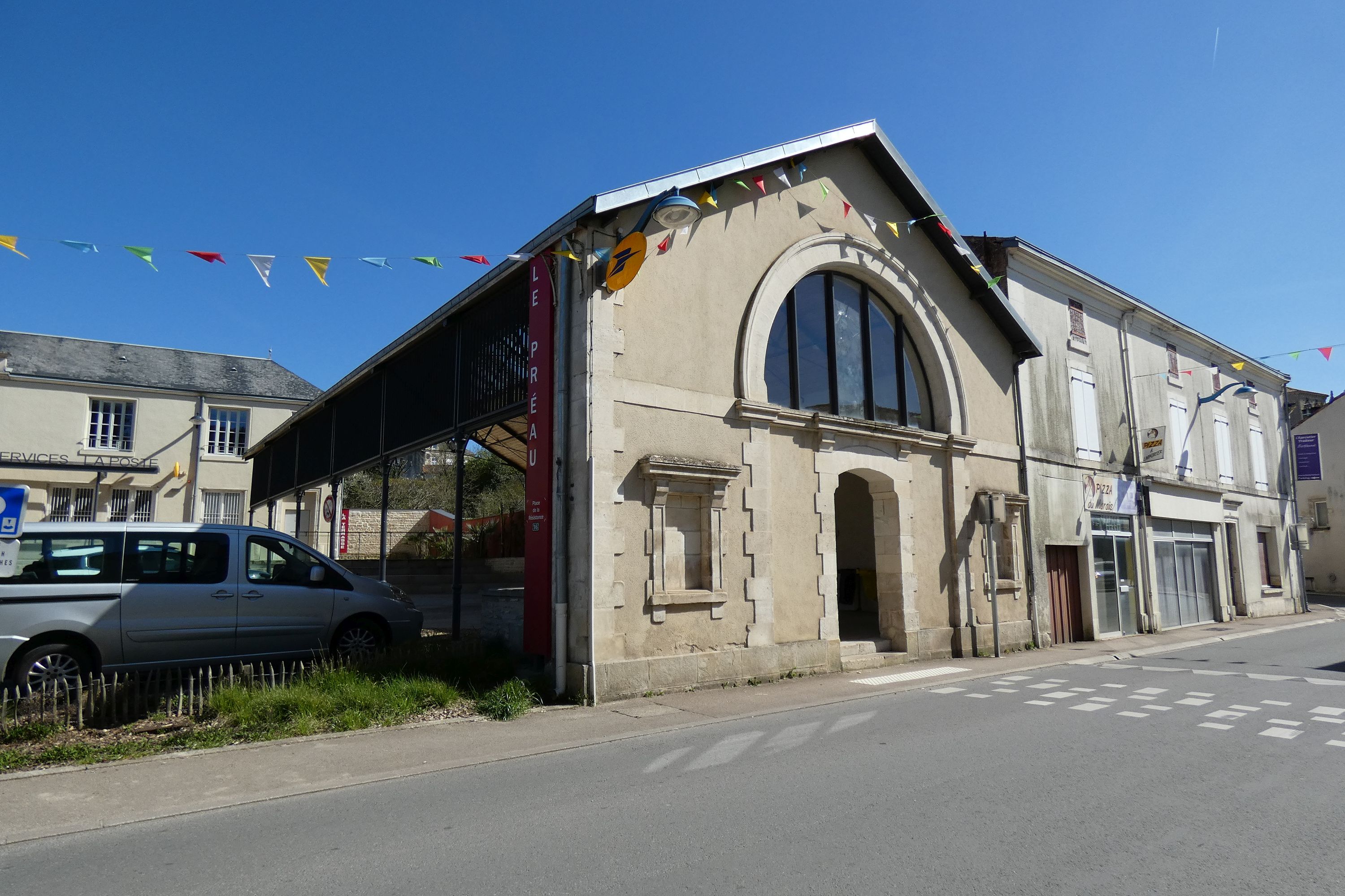 Ecole primaire publique de garçons puis bureau de poste, actuellement mairie