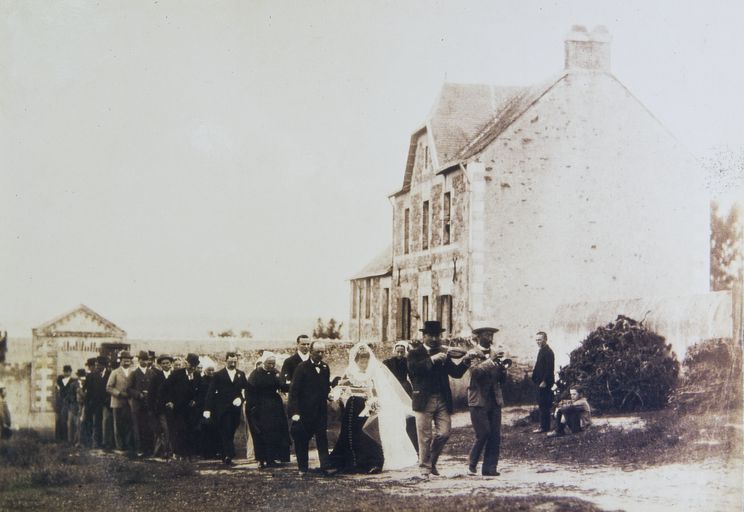Ecole-mairie, actuellement école primaire, 18 rue du Coteau