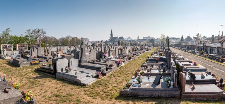 Le cimetière de Saint-Pavin-des-Champs