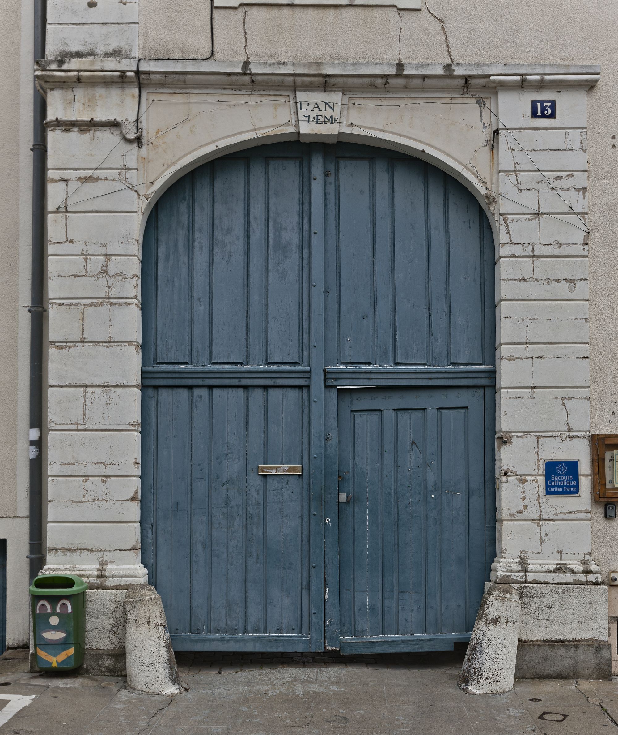 Maison puis école primaire publique, actuellement centre de loisirs et espace associatif, 13, rue Saint-Nicolas, Bonnétable.