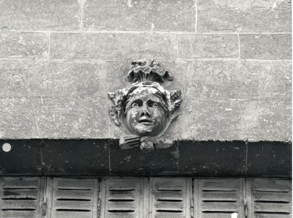 Maison du maître-charpentier Pierre Launay, 19-21 rue Boisnet ; 1 rue du Canal