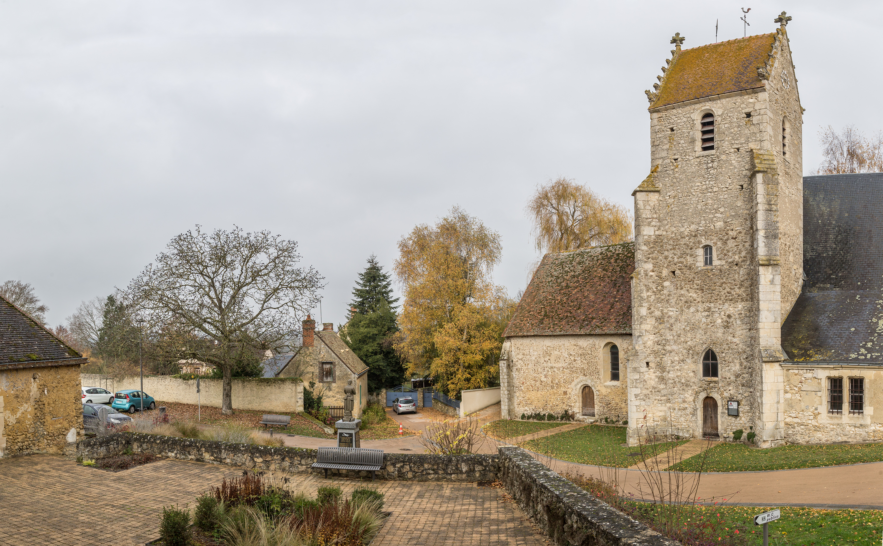 Sceaux-sur-Huisne : présentation du bourg