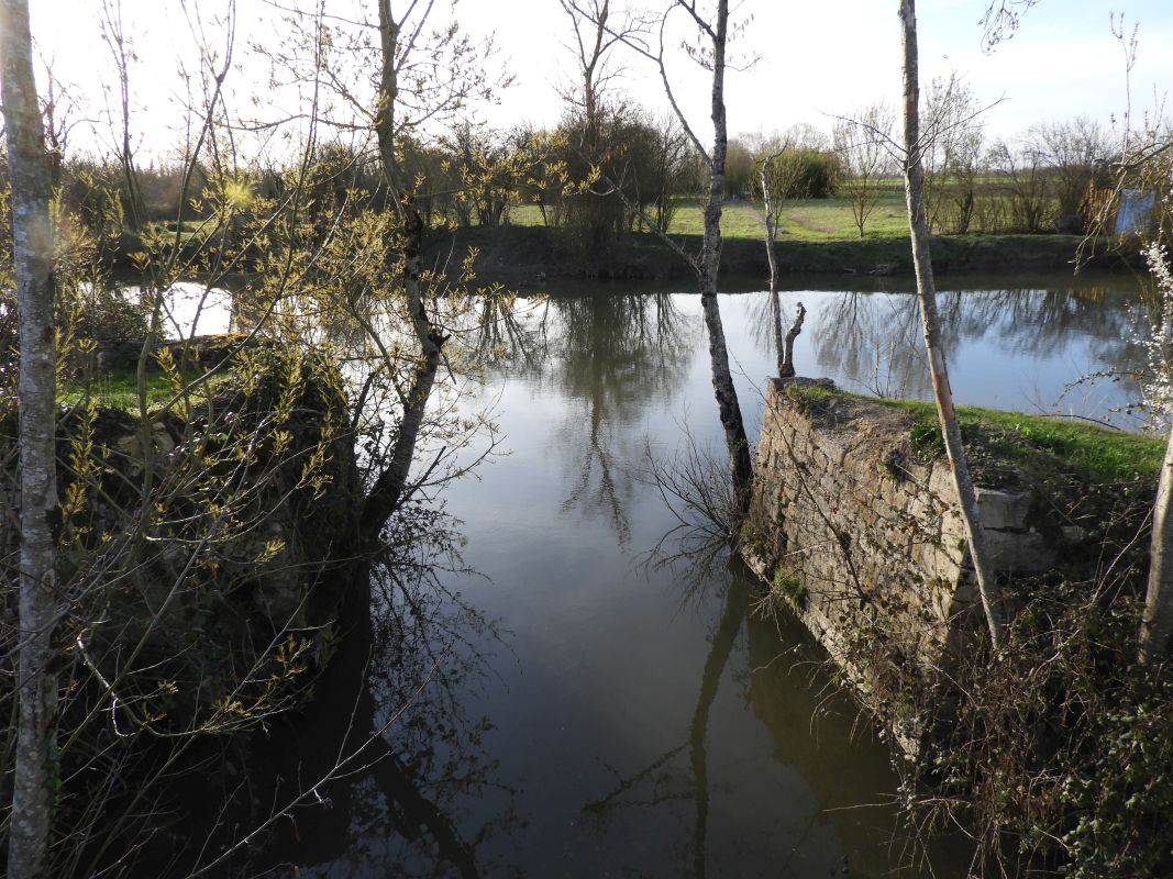 Passerelles de halage (2) ; chemin de Halage de la Vendée