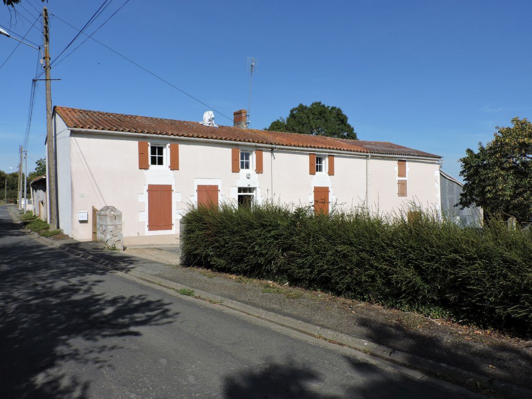 Ferme, actuellement maison ; le Bas des Vignes, 2 chemin du Bas des Vignes