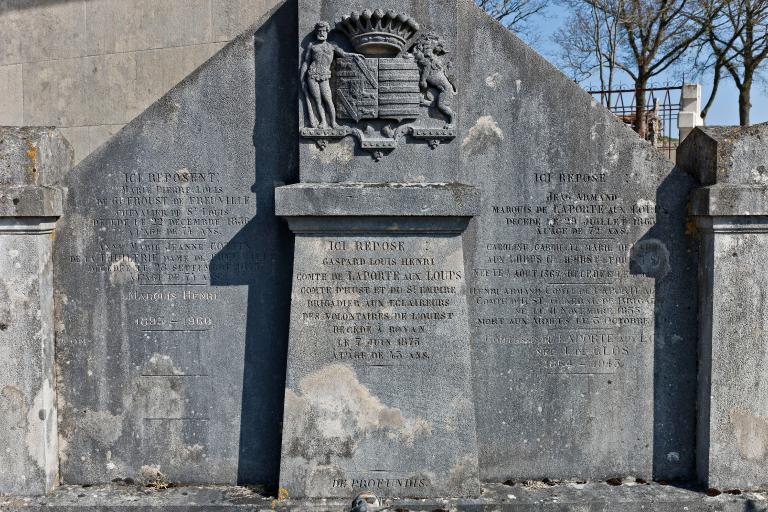 Cimetière à Beaumont-Pied-de-Bœuf