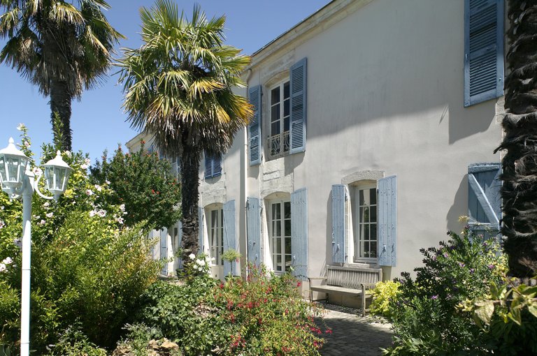 Hôtel, 22-28 rue Henry-Renaud