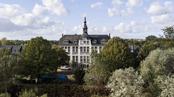 Petit séminaire dit collège des Petits-Clercs, puis maison de retraite de prêtres dit établissement diocésain de Béhuard