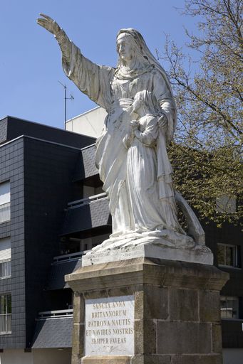 Escalier et statue Sainte-Anne, avenue Sainte-Anne