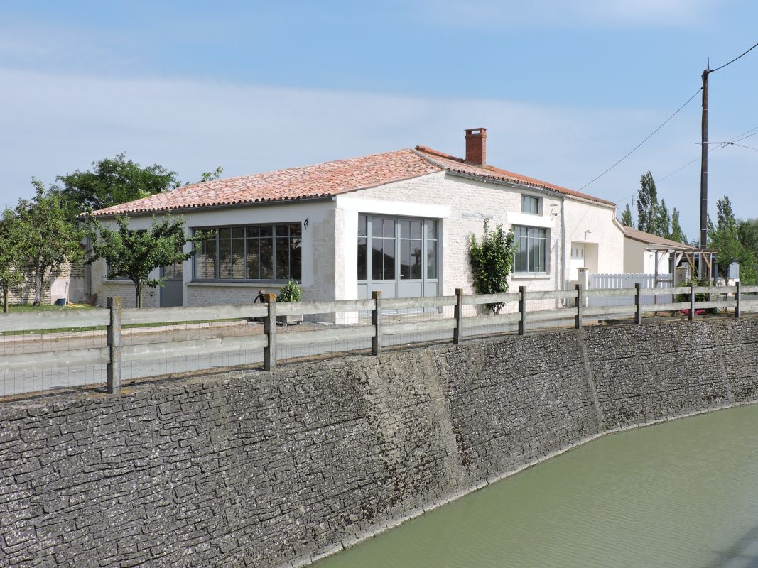 Maison, atelier annexe du chantier naval Pouvreau ; le Pont aux chèvres, 37 rue du Pont-aux-chèvres