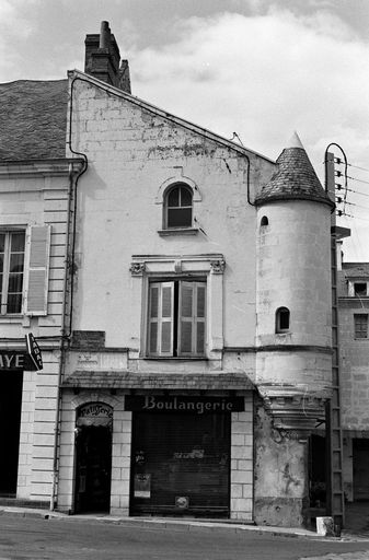 Maison, 4 place des Plantagenêts, Fontevraud-l'Abbaye