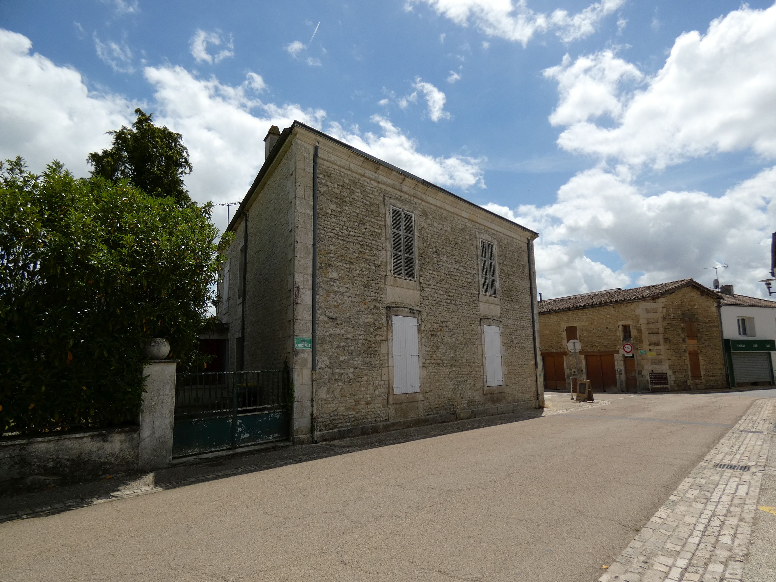 Maison, magasin de commerce, 1 rue du Port