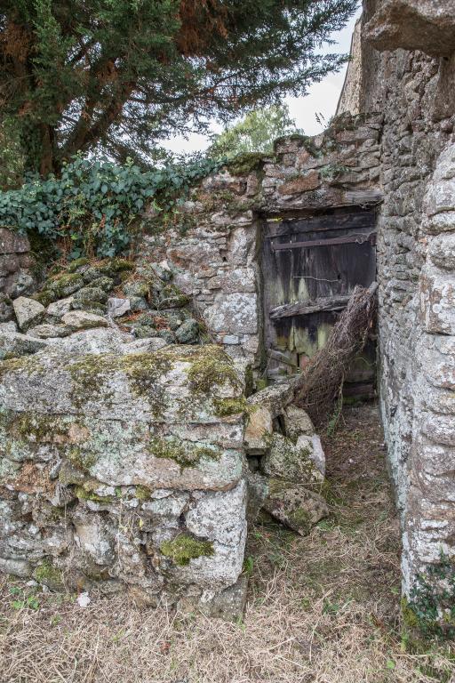 Soue accolée au mur pignon d'un bâtiment. L'Anerie, Gétigné. Cadastre 2018, AW 01-140.