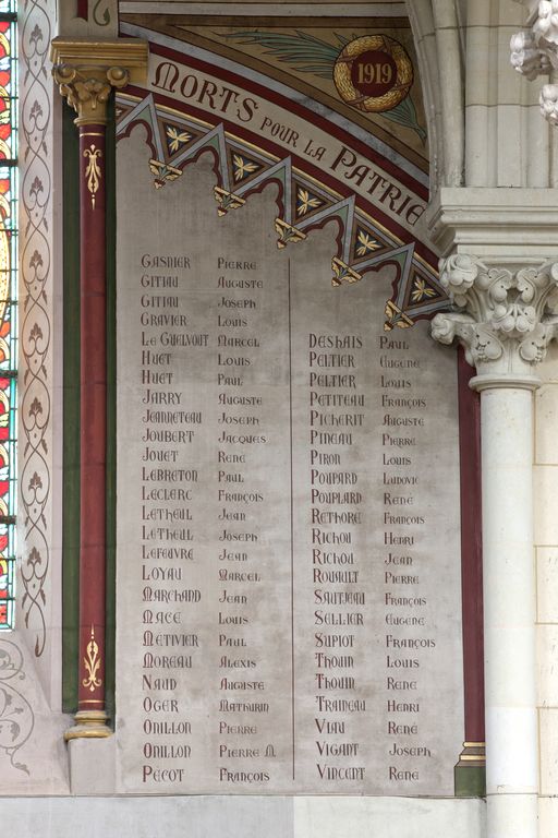 Monument aux morts, église paroissiale Saint-Symphorien de Montjean-sur-Loire