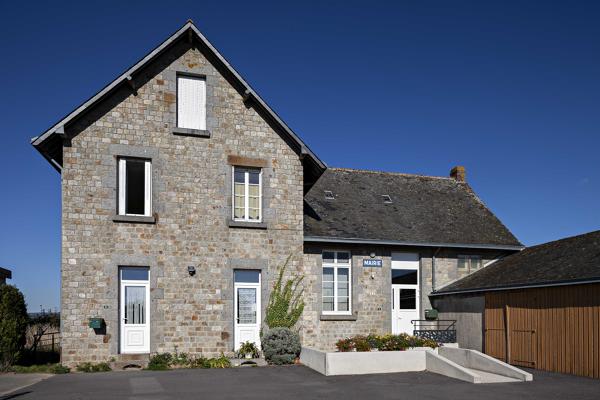 Ecole de filles de Thuboeuf, actuellement mairie, 10 rue de Sept-Forges