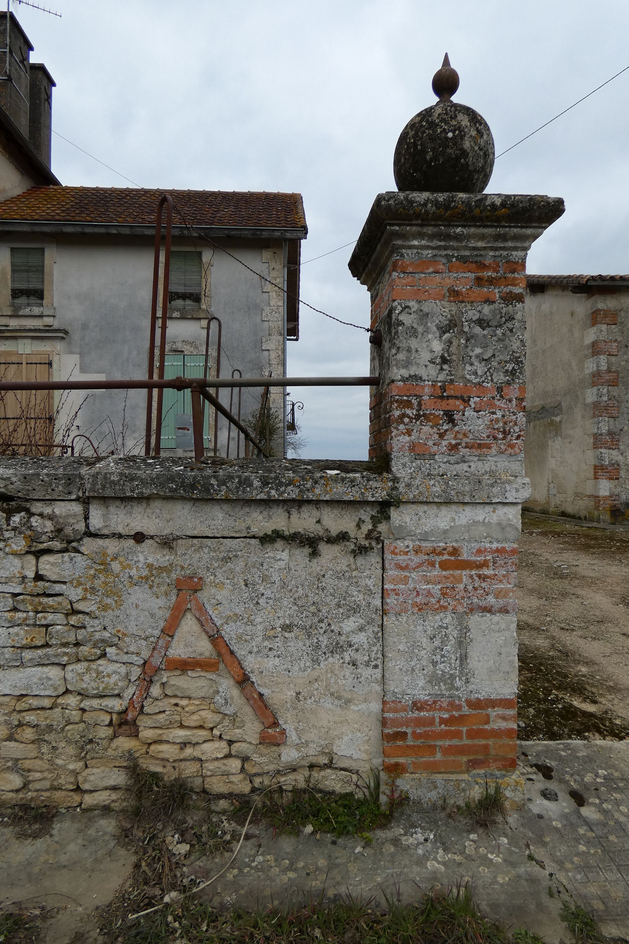 Ferme dite la Cour de Cellette, actuellement maisons, 90 et 94 rue de la Frémondière