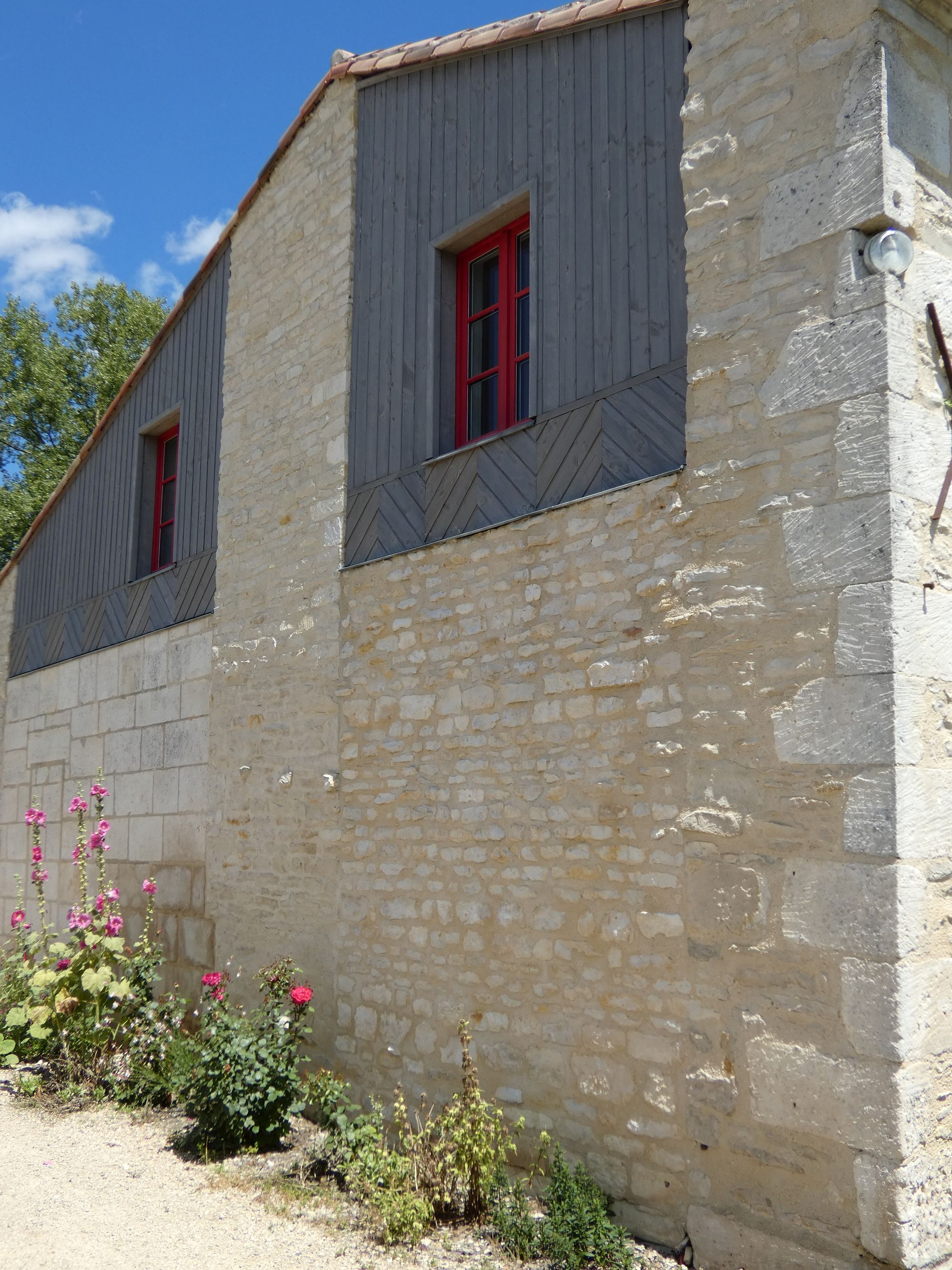 Ferme, café dit la Douane, épicerie, actuellement maison ; Village de la Sèvre, 7 route des Cabanes