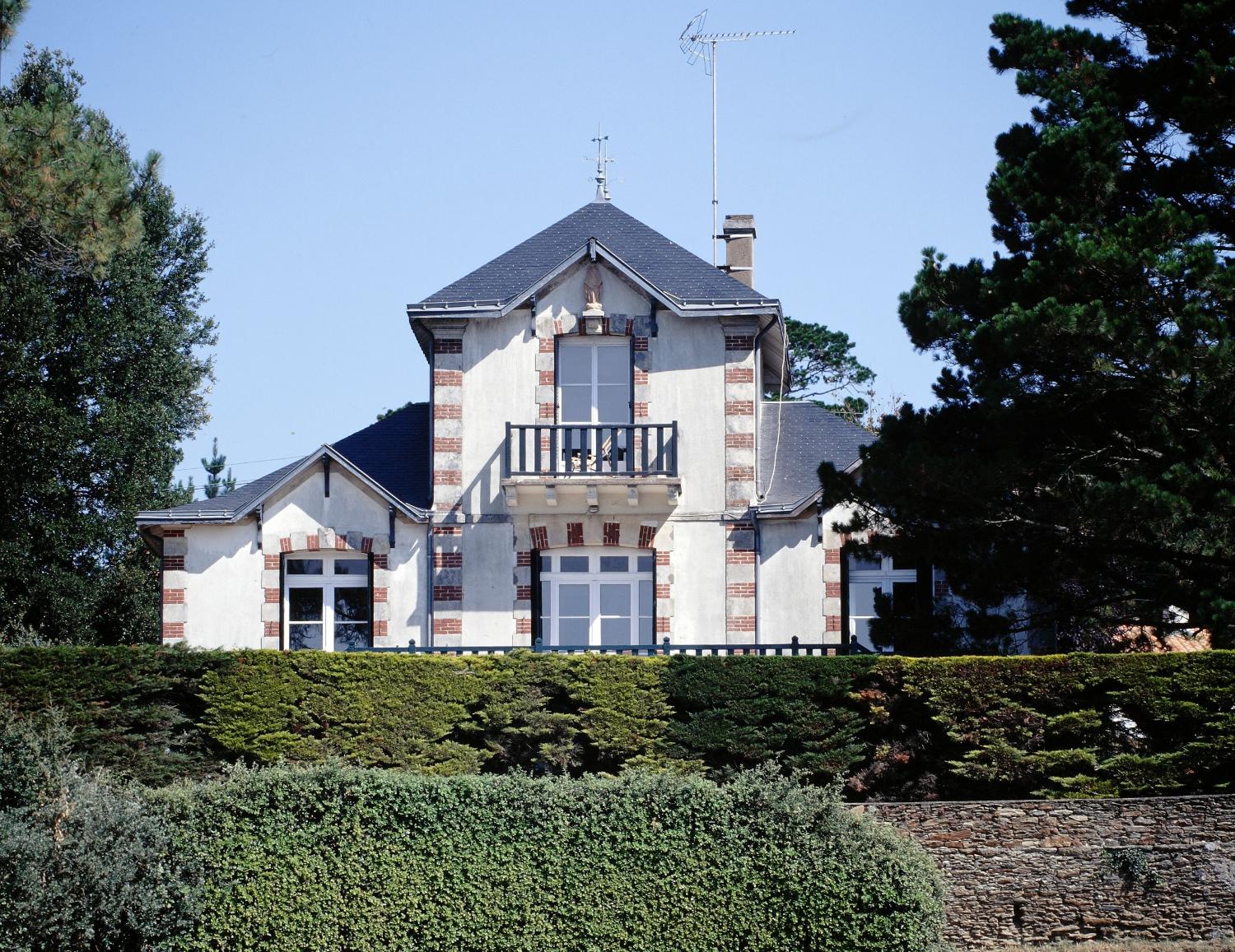 Maison de villégiature balnéaire dite villa Daisy, puis l'Amitié, puis villa Caillebotte, 37 avenue de la Noëveillard