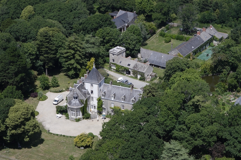 Manoir, puis château de Tesson