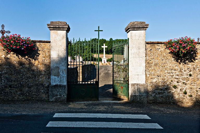 Le cimetière de Nogent-le-Bernard