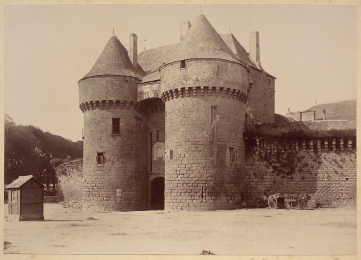 Porte de ville dite porte Saint-Michel ou le Château