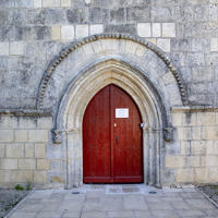 Portail occidental de l'église de Puyravault.