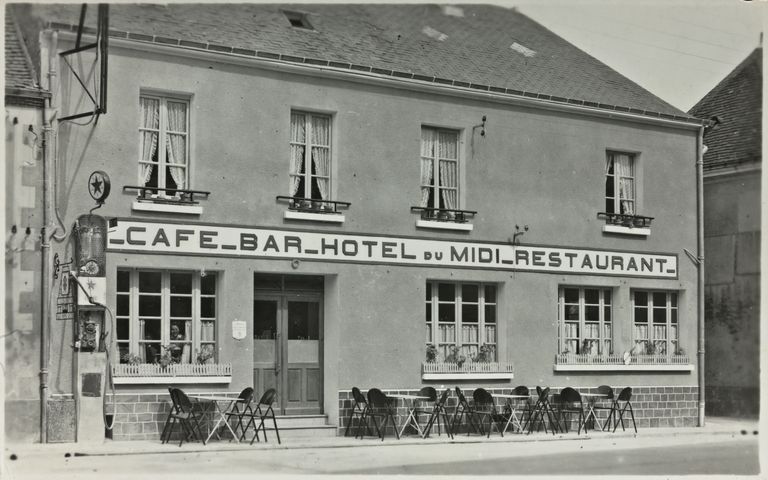 Hôtel de voyageurs dit hôtel du Midi, 8 rue de la mairie, actuellement Maison Familiale Rurale.