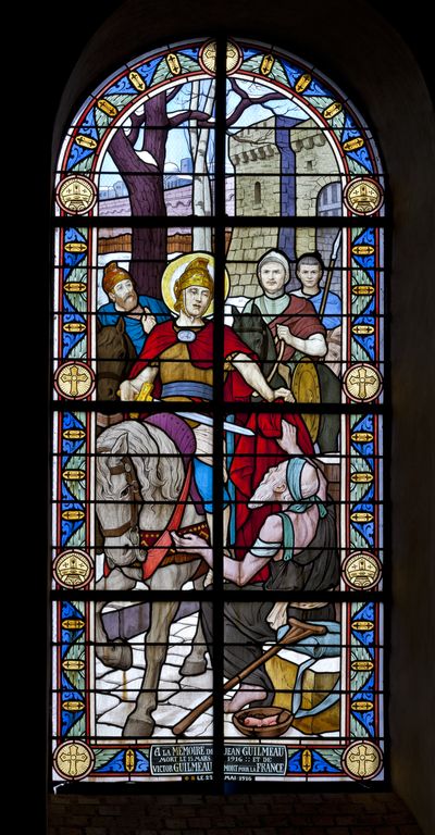 Ensemble de 2 verrières historiées : charité de saint Martin, sainte Jeanne d'Arc entendant les voix (baies 9 et 10) - Église paroissiale Saint-Martin, Loupfougères