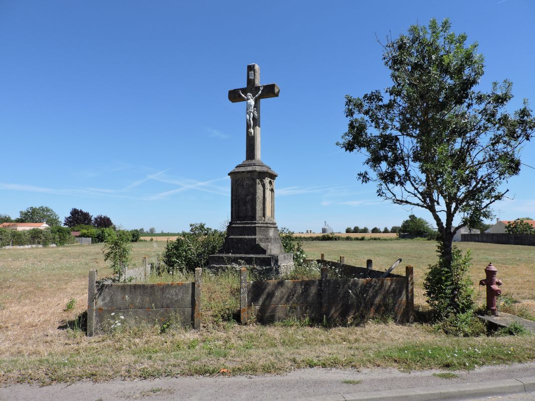 Croix de chemin de la Marquiserie, rue du Pont-aux-chèvres