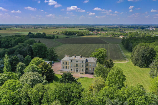 Établissement vinicole de négociant, exploitation viticole, Château du Cléray, établissements Sauvion actuellement Lacheteau SAS