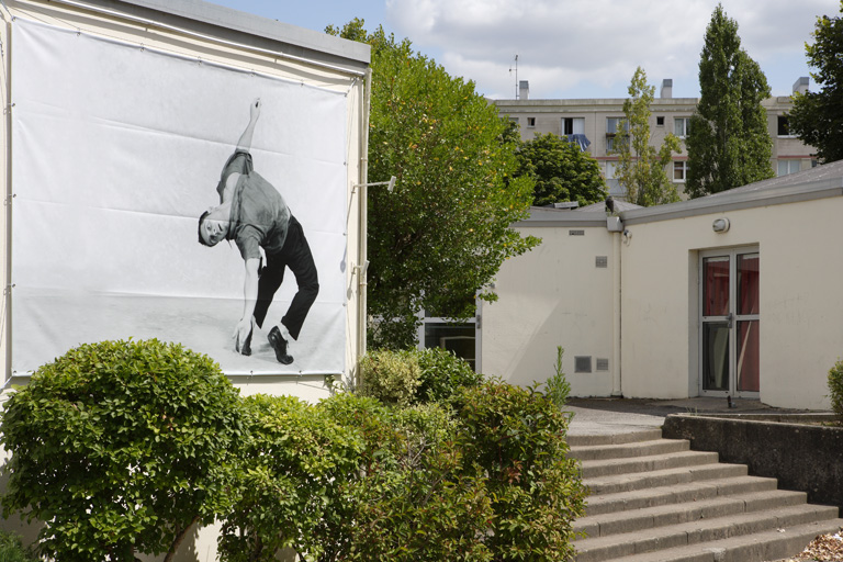 Ensemble de 32 photographies monumentales à Saint-Herblain et à Orvault : Dans(e) la cité