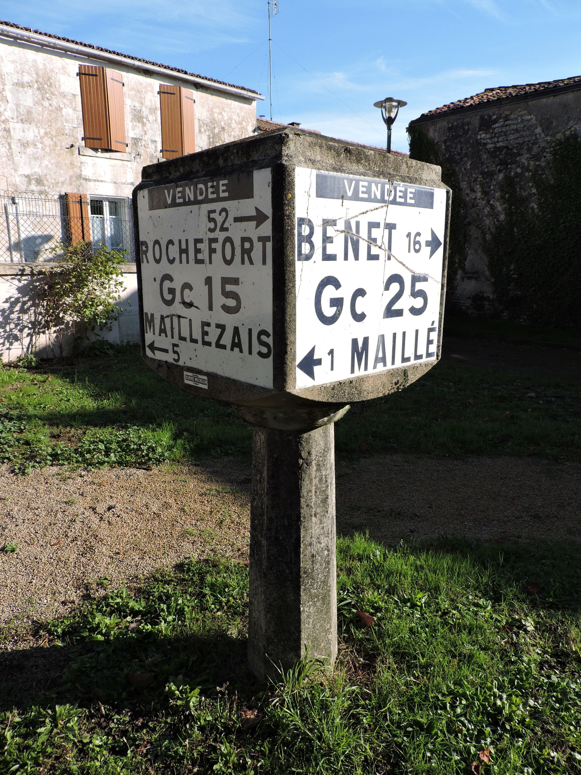 Borne routière