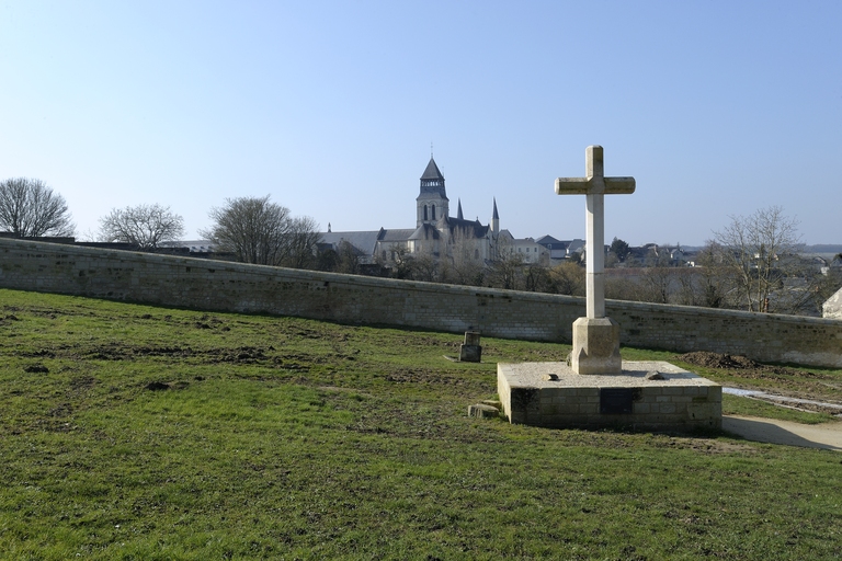 Cimetière, rue Saint-Jean-de-l'Habit, Fontevraud-l'Abbaye