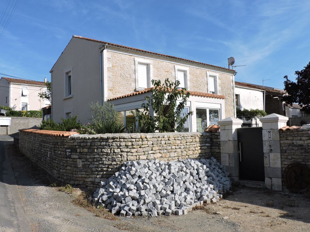 Ferme, actuellement maison ; la Chaignée, 8 rue de la Chaignée