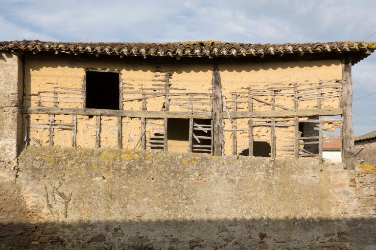 Bâtiment avec cloison en torchis. La Mauvillonnière, La Planche, cadastre 2018, YA 01-187