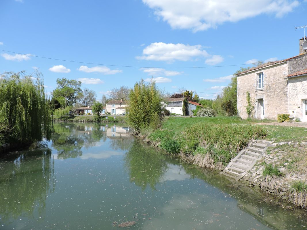 Barrage éclusé du canal du Mignon