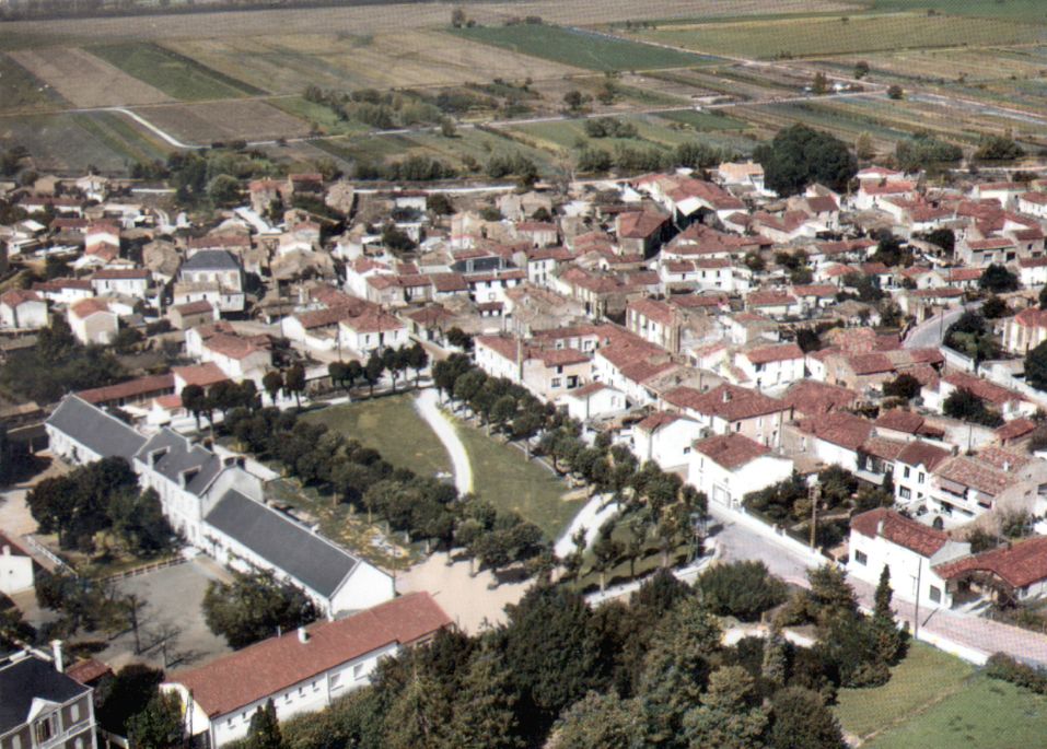 Bourg de L'Île-d'Elle