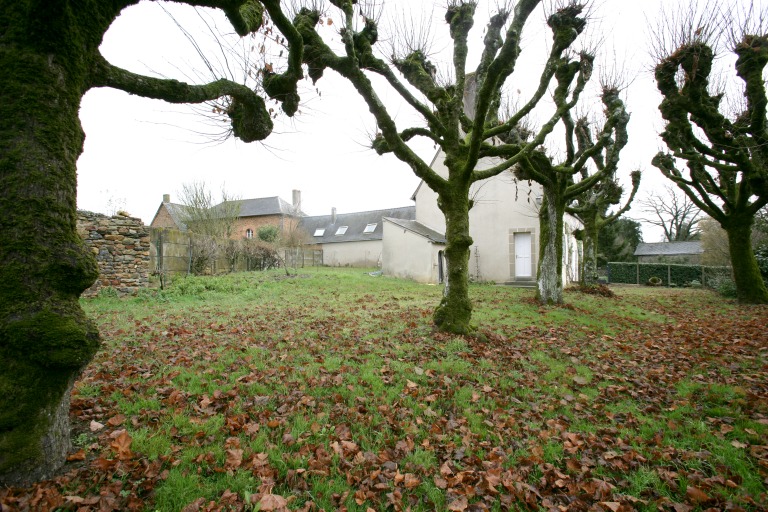 Prieuré de bénédictins Saint-Jacques, actuellement maison, 19 rue du Fief-aux-Moines