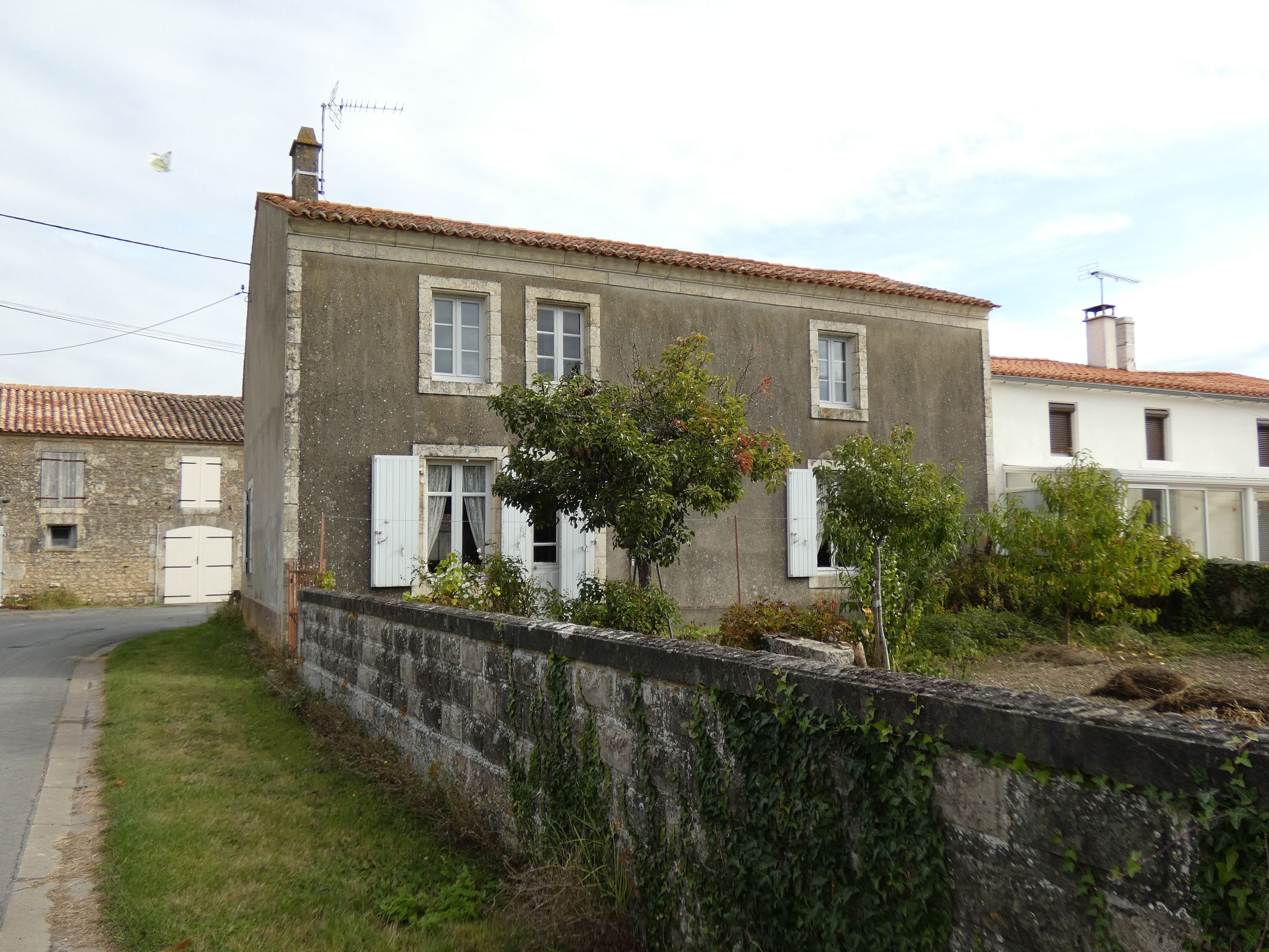 Ferme, actuellement maison ; 24, la Barbée