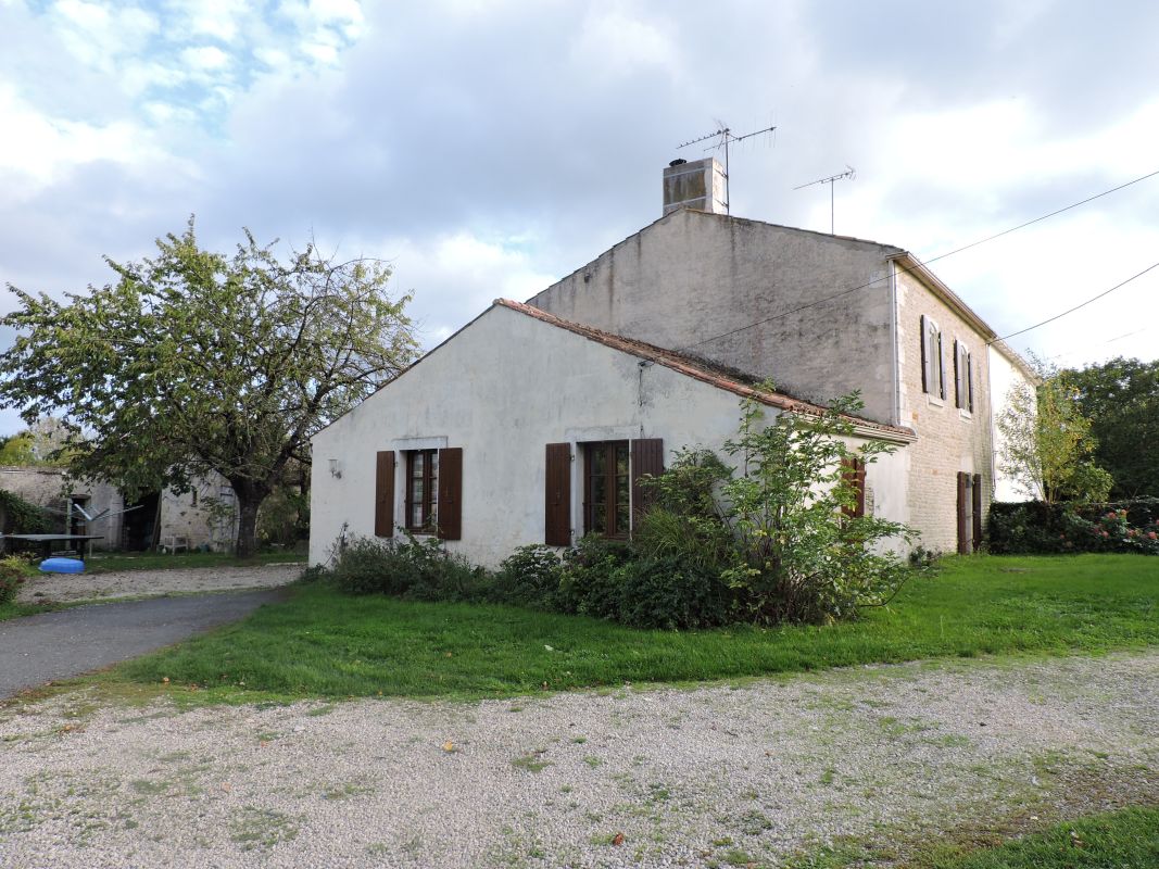 Ferme dite le Grand Bot Neuf, actuellement maisons