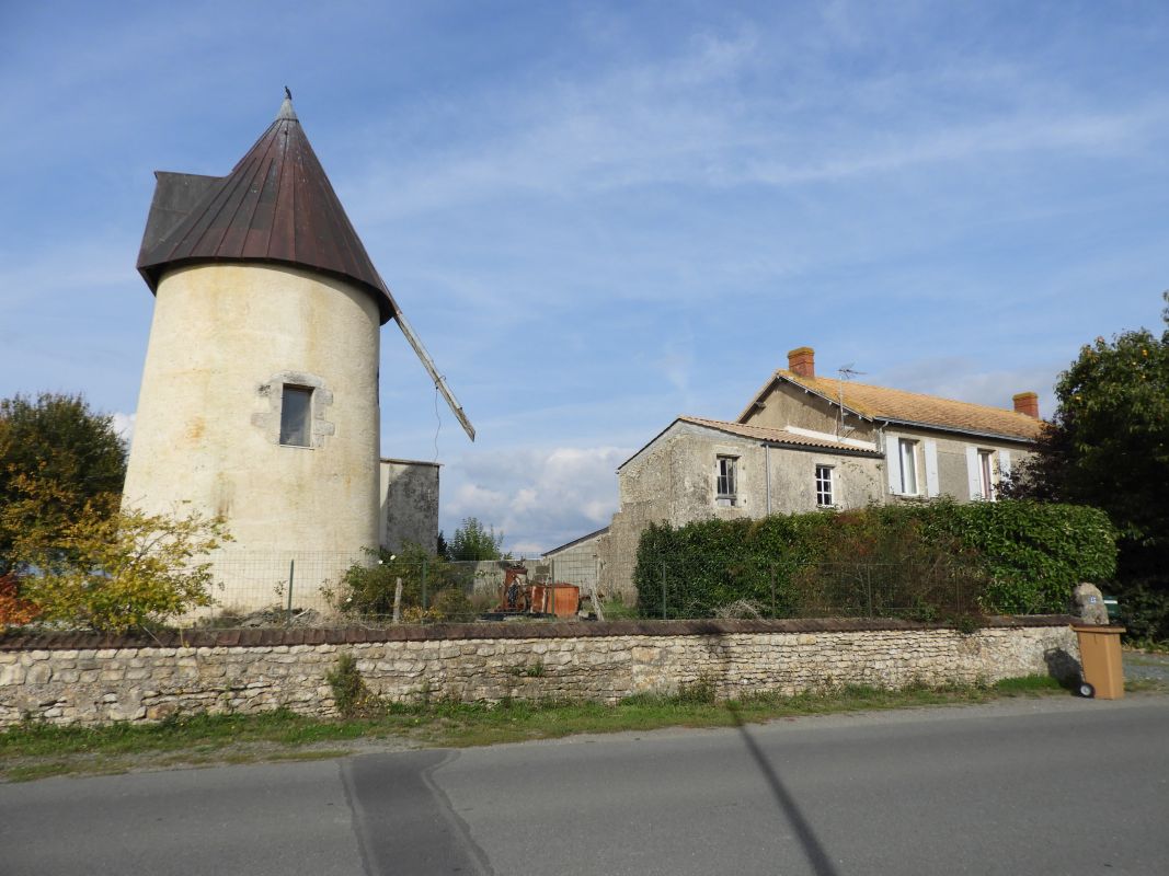 Moulin dit le moulin Galerne, ferme, actuellement maison