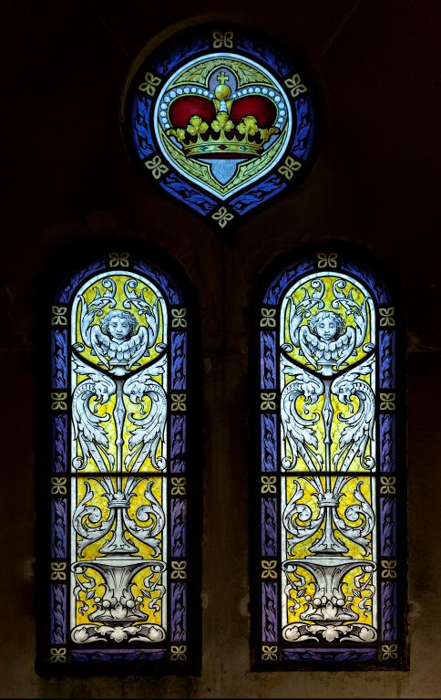 Ensemble de 3 verrières décoratives (baies 0 à 2) - Chapelle funéraire de la famille de La Tour d'Auvergne-Lauraguais, Villiers-Charlemagne