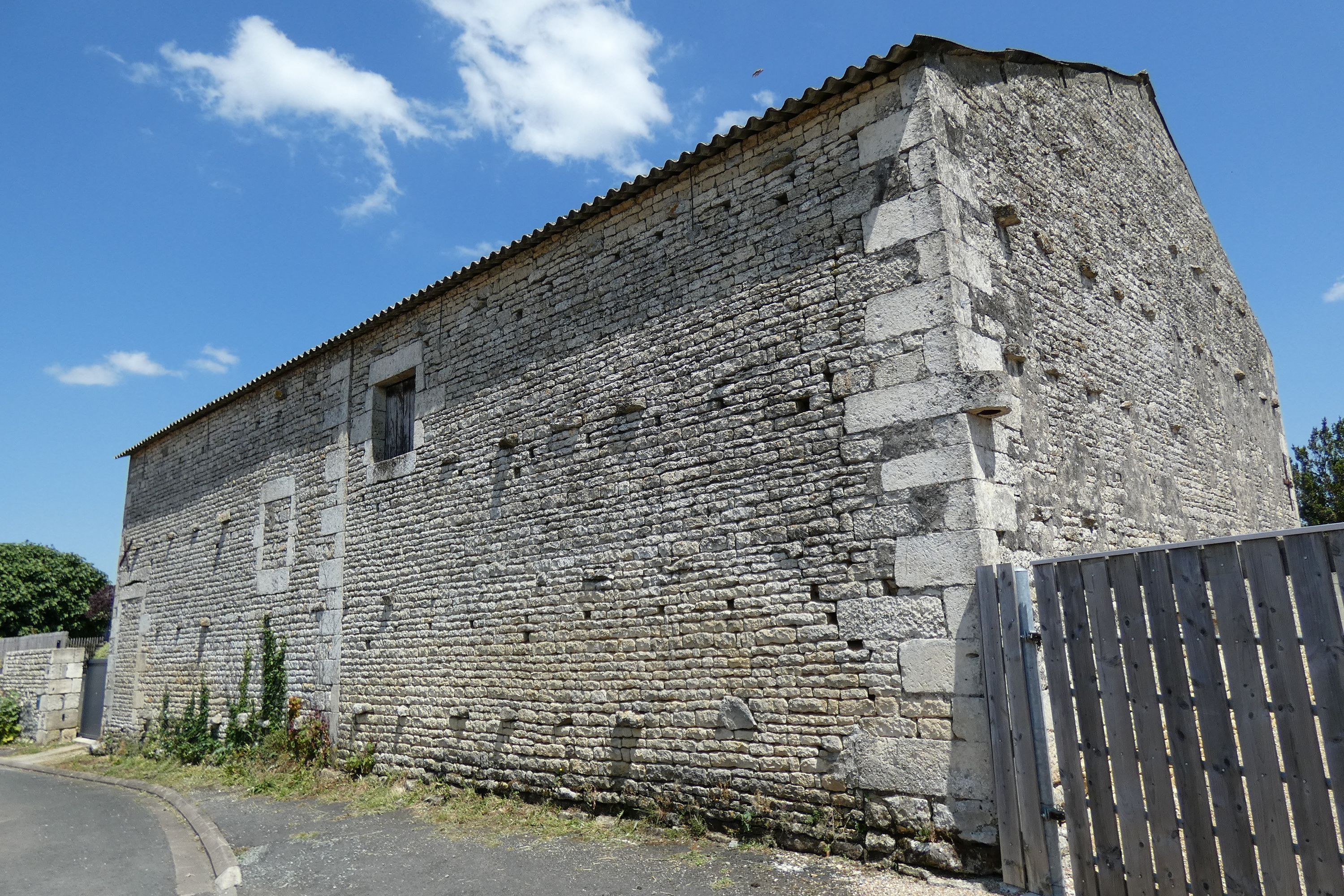 Ferme, actuellement maison, 36 et 38 rue du Puits-Neuf