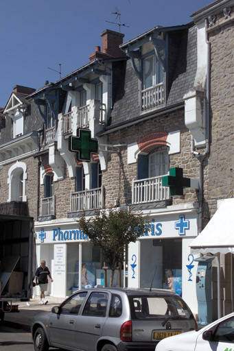 Immeuble à logements, magasin de commerce, 111 avenue du Général-de-Gaulle